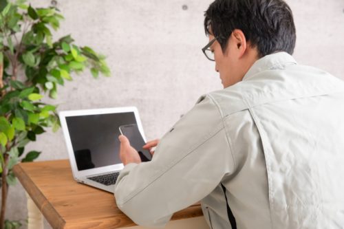 運送会社の要、配車マンが三重苦　ドライバーの労働時間管理が大きなストレス