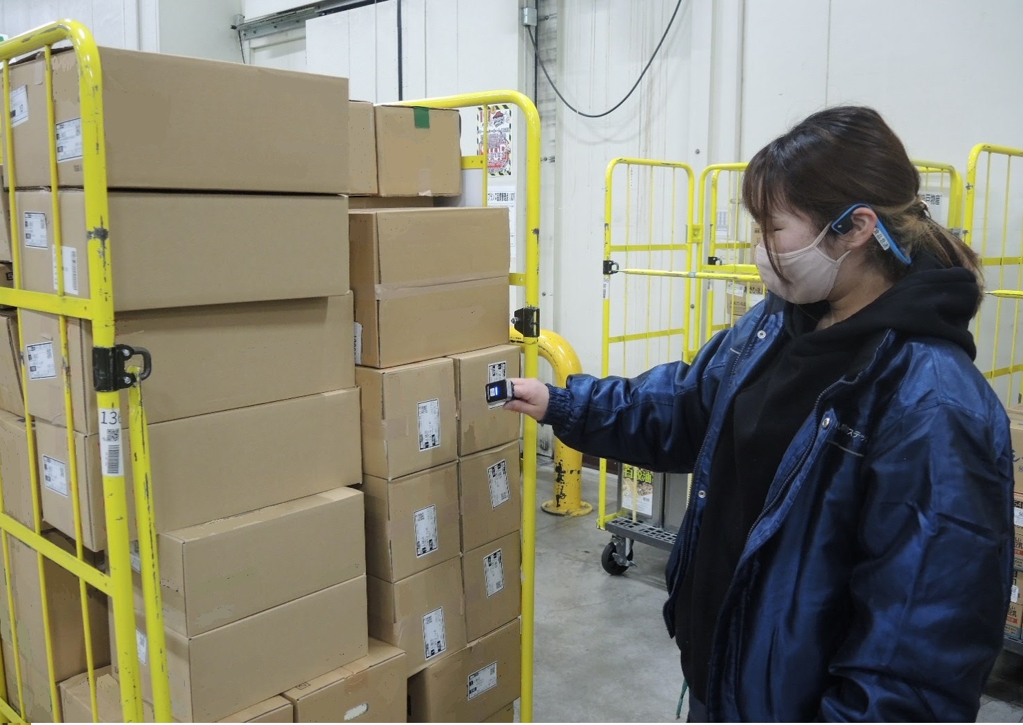 食品急送、ボイスピッキング活用　効率化＆誤出荷防止