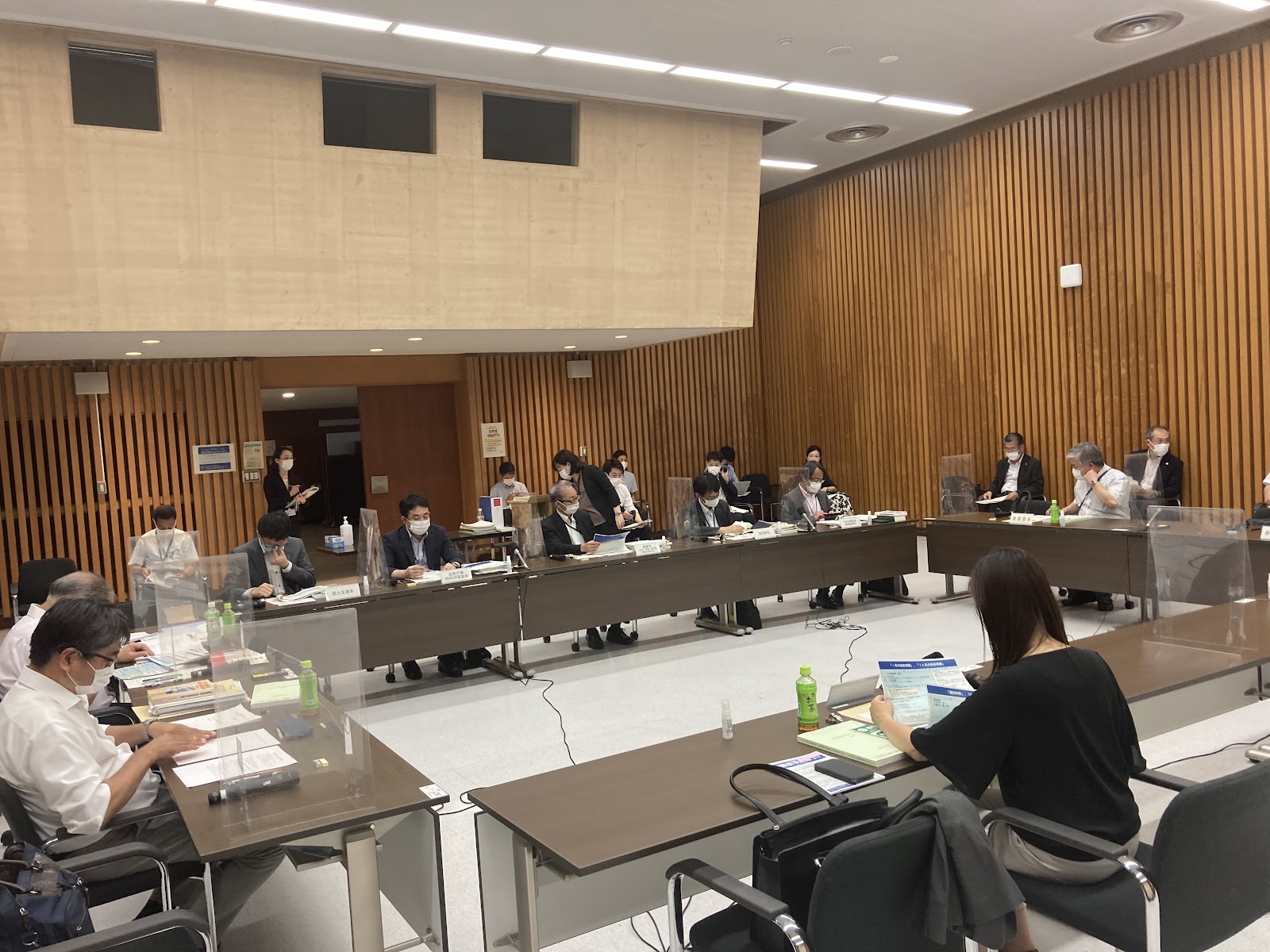改善基準告示見直し／追跡調査、「コロナ影響」設問追加　運転時間や残業を細かく把握