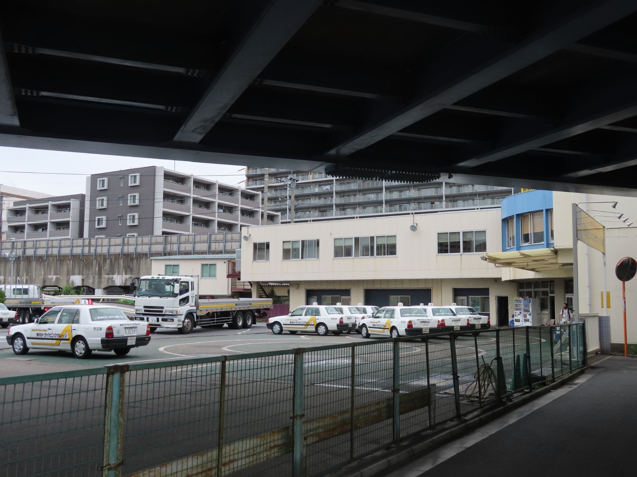 警察庁／大・中型ＡＴ限定免許導入、委員会立ち上げ検討　方向性を年度末メド提示