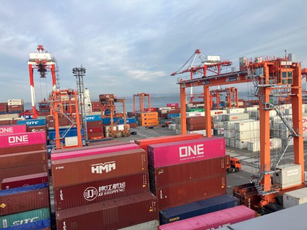 阪神港「CONPAS」実用化1年、意見すれ違い普及進まず 運営会社と海コン業者 損失補填必要?