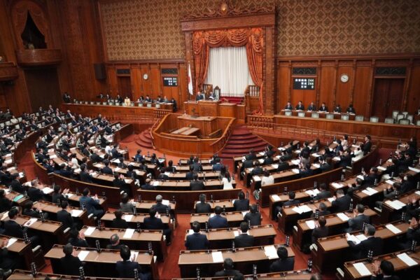 暫定税率廃止法が成立 「交付金維持」付帯決議