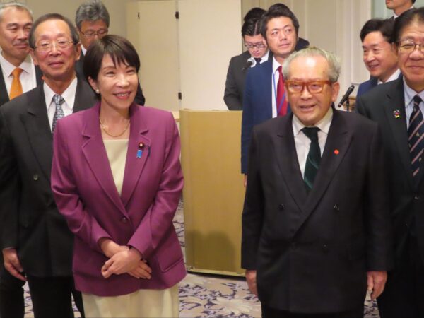 交付金法改正案、議員立法で今国会提出へ　30年度まで時限措置