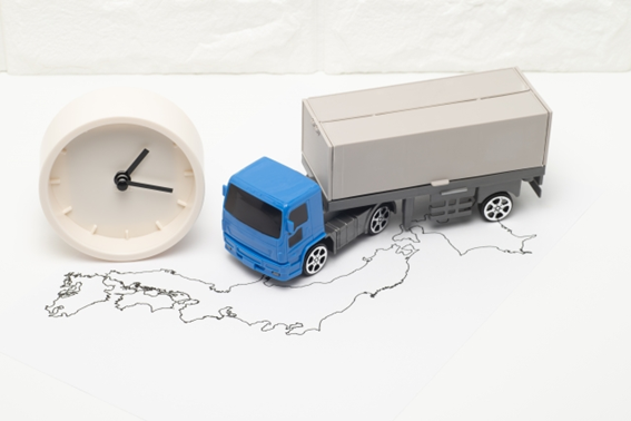 ドライバーの拘束時間は長い?実態や上限、短縮の取り組みについて解説